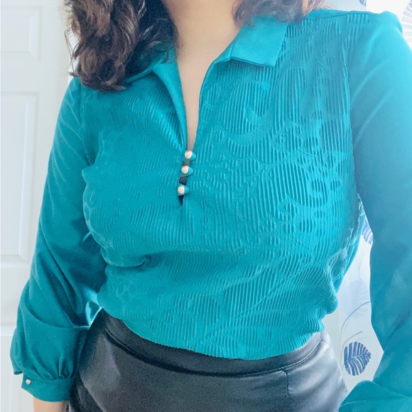 70s Vintage Blouse size medium - Picture 3 of 5